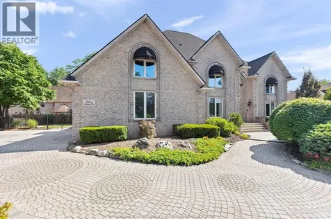 15 Fasan Crescent Tecumseh ON N8N 4L1