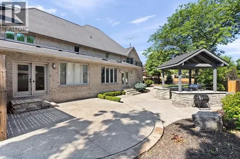 15 Fasan Crescent Tecumseh ON N8N 4L1