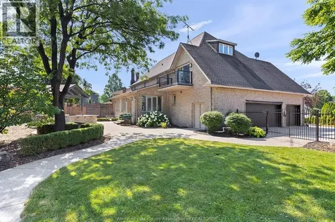 15 Fasan Crescent Tecumseh ON N8N 4L1