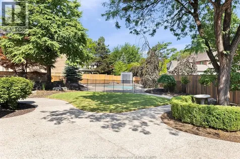 15 Fasan Crescent Tecumseh ON N8N 4L1