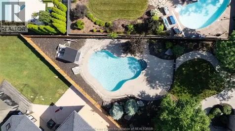 15 Fasan Crescent Tecumseh ON N8N 4L1