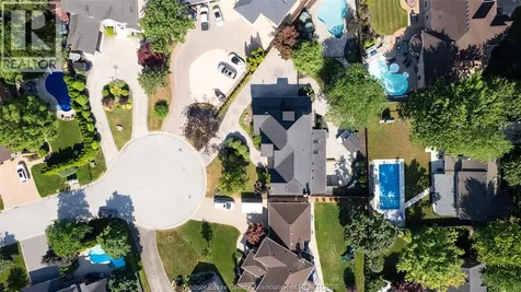 15 Fasan Crescent Tecumseh ON N8N 4L1