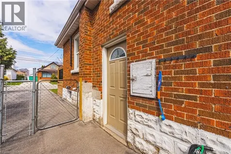 239 Rosewood Road Hamilton ON L8K 3J5
