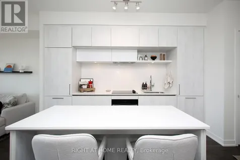 6 David Eyer Road Richmond Hill ON L4S 0N5
