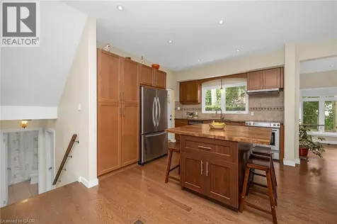 285 Surrey Drive Oakville ON L6L 3T6