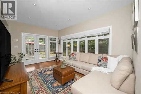 285 Surrey Drive Oakville ON L6L 3T6