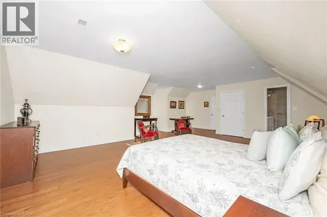 285 Surrey Drive Oakville ON L6L 3T6