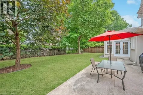 285 Surrey Drive Oakville ON L6L 3T6
