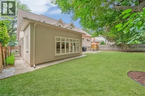 285 Surrey Drive Oakville ON L6L 3T6