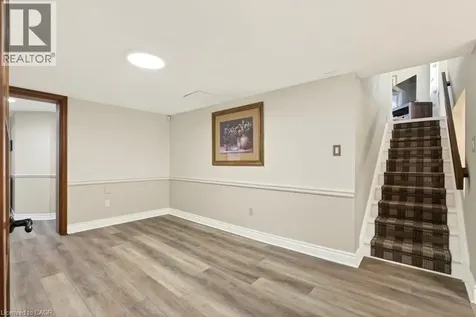 2119 Paisley Avenue Burlington ON L7R 1W1