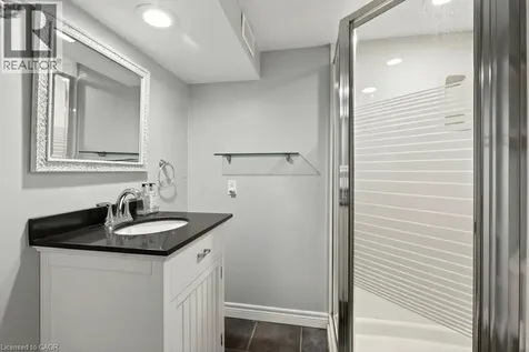 2119 Paisley Avenue Burlington ON L7R 1W1