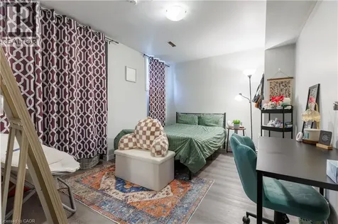 1570 Richmond Street London ON N6G 4W1