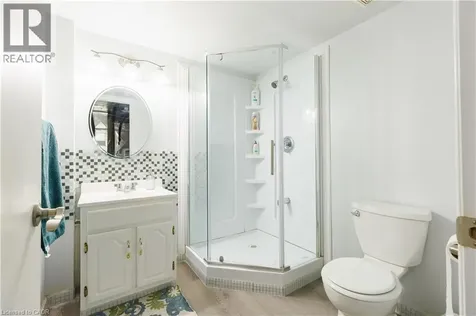 1570 Richmond Street London ON N6G 4W1