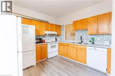 1570 Richmond Street London ON N6G 4W1