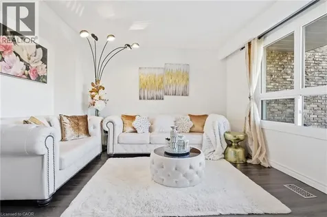 423 Westwood Drive Kitchener ON N2M 5B5