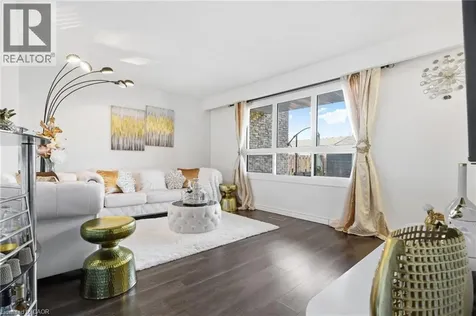 423 Westwood Drive Kitchener ON N2M 5B5