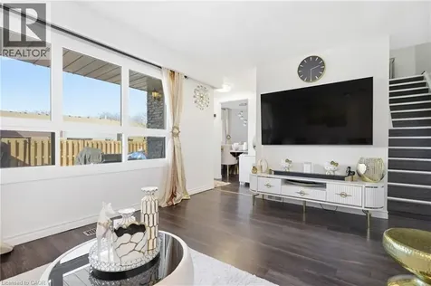 423 Westwood Drive Kitchener ON N2M 5B5