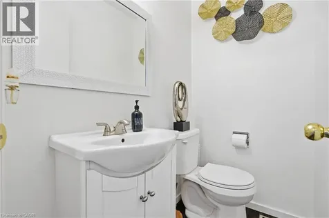 423 Westwood Drive Kitchener ON N2M 5B5