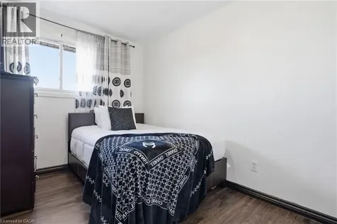 423 Westwood Drive Kitchener ON N2M 5B5