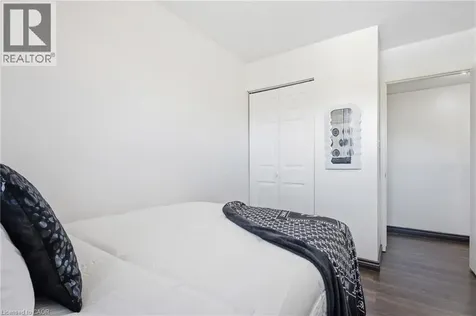 423 Westwood Drive Kitchener ON N2M 5B5