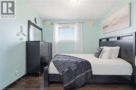 423 Westwood Drive Kitchener ON N2M 5B5