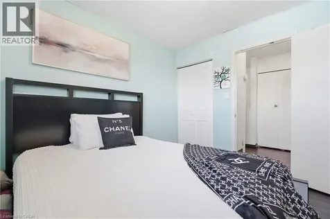 423 Westwood Drive Kitchener ON N2M 5B5