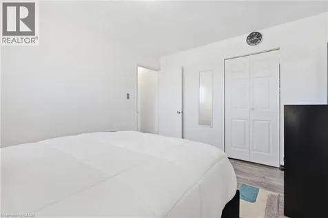 423 Westwood Drive Kitchener ON N2M 5B5
