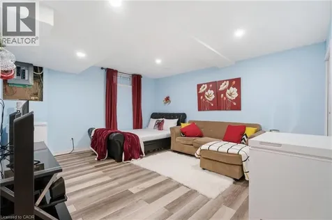 423 Westwood Drive Kitchener ON N2M 5B5