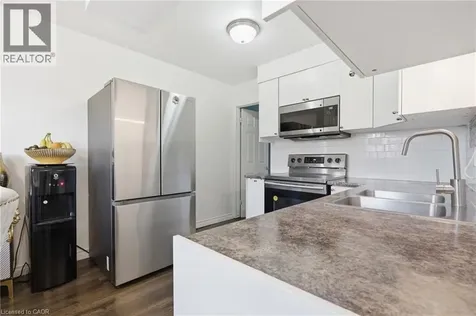 423 Westwood Drive Kitchener ON N2M 5B5
