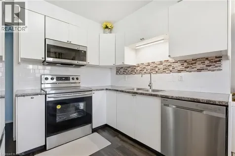 423 Westwood Drive Kitchener ON N2M 5B5