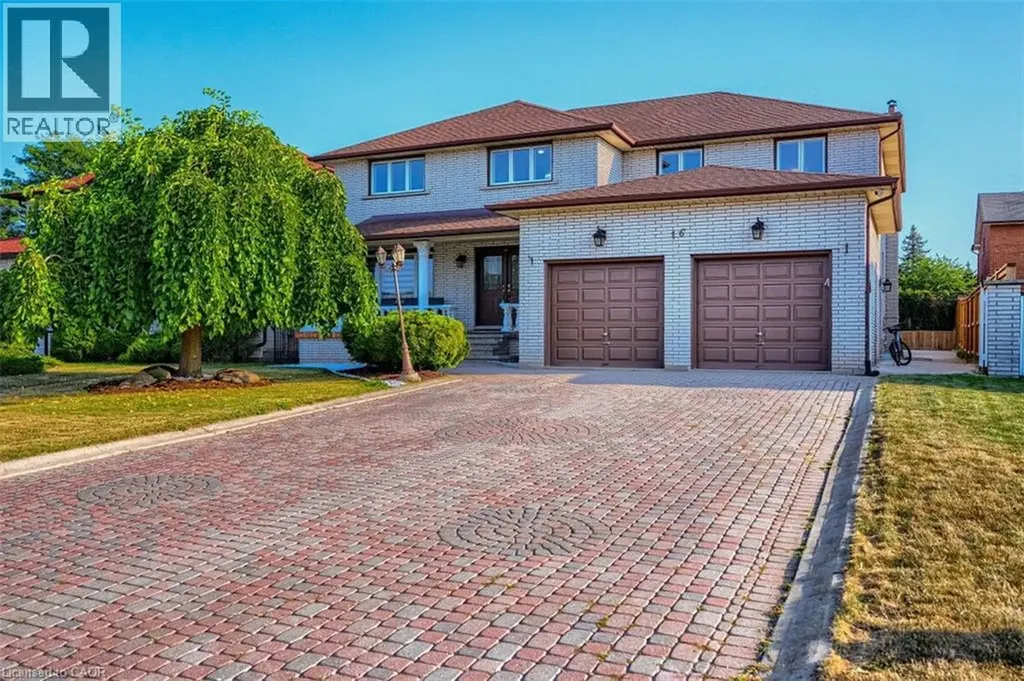 16 Vogue Court Stoney Creek ON L8E 4T3