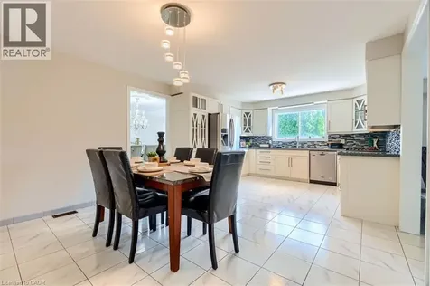 16 Vogue Court Stoney Creek ON L8E 4T3