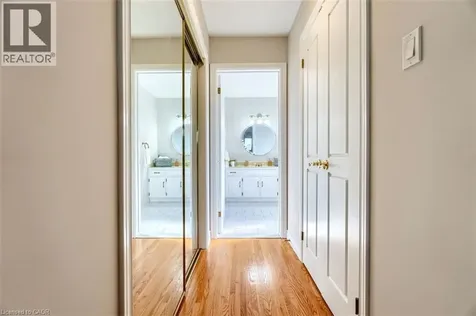 16 Vogue Court Stoney Creek ON L8E 4T3