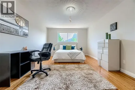 16 Vogue Court Stoney Creek ON L8E 4T3
