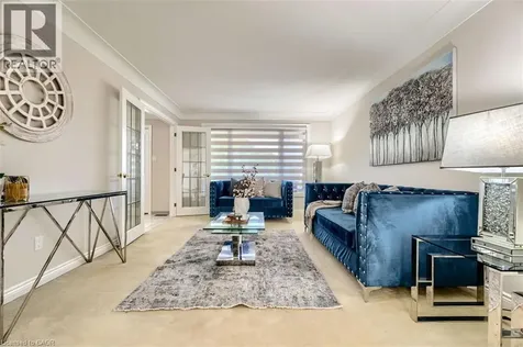 16 Vogue Court Stoney Creek ON L8E 4T3