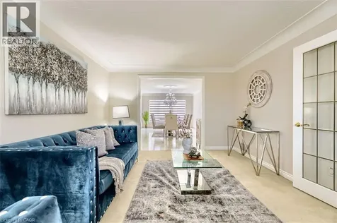 16 Vogue Court Stoney Creek ON L8E 4T3