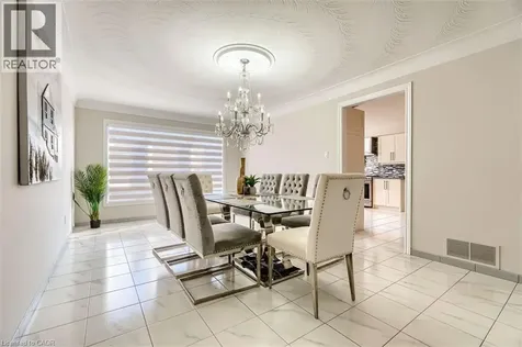 16 Vogue Court Stoney Creek ON L8E 4T3