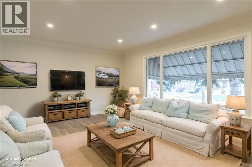 9 West 22nd Street Hamilton ON L9C 4N4