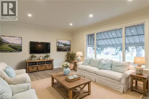 9 West 22nd Street Hamilton ON L9C 4N4