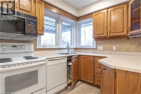 9 West 22nd Street Hamilton ON L9C 4N4