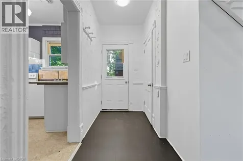 8 Tasker Street St. Catharines ON L2R 3Z8