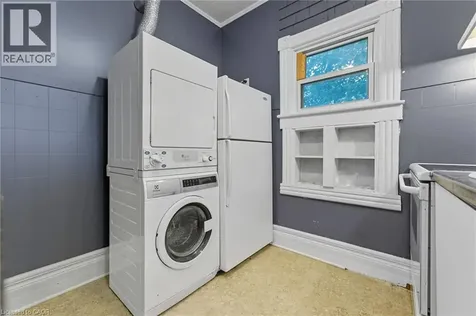 8 Tasker Street St. Catharines ON L2R 3Z8