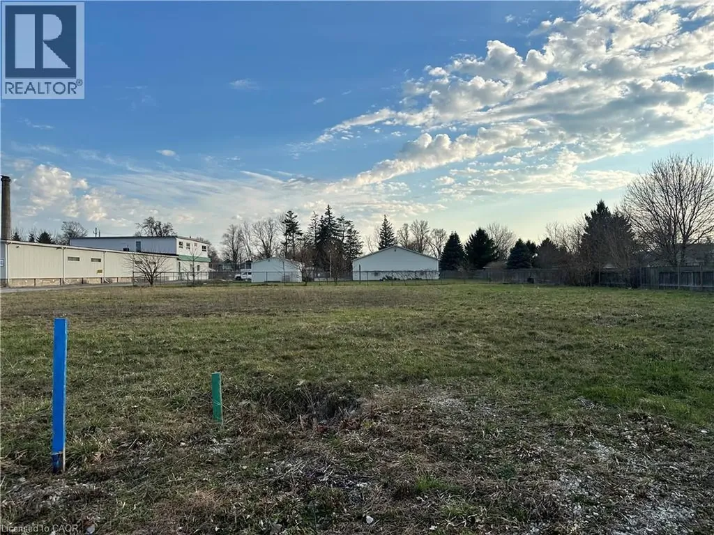 205 Cross Street East Dunnville ON N1A 0B4