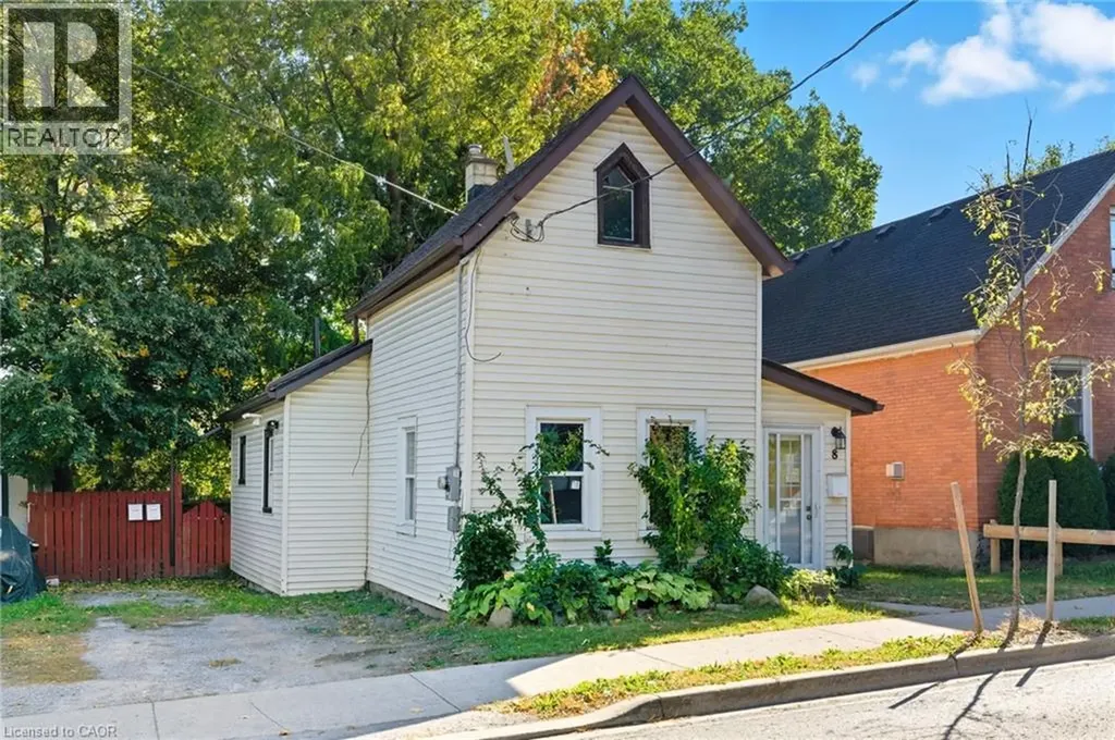 8 Tasker Street St. Catharines ON L2R 3Z8