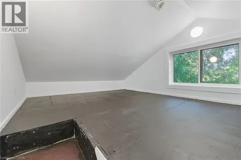 8 Tasker Street St. Catharines ON L2R 3Z8