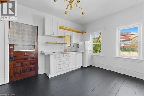 8 Tasker Street St. Catharines ON L2R 3Z8