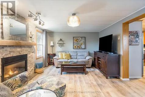 3 St James Place Wasaga Beach ON L9Z 3A8