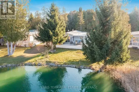 3 St James Place Wasaga Beach ON L9Z 3A8