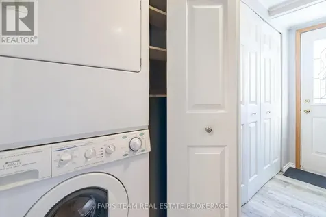 3 St James Place Wasaga Beach ON L9Z 3A8