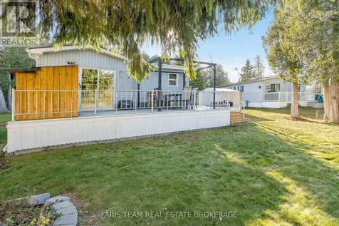 3 St James Place Wasaga Beach ON L9Z 3A8